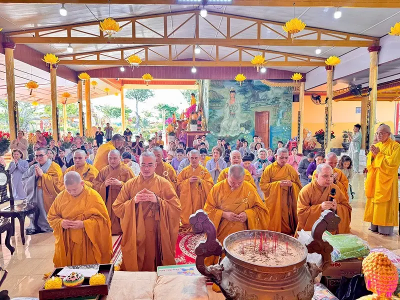Gh&eacute; thăm ch&ugrave;a Hưng Phước, kh&ocirc;ng gian thanh tịnh giữa l&ograve;ng th&agrave;nh phố 7