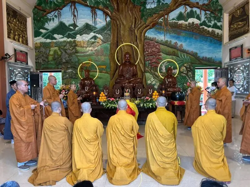 Gh&eacute; thăm ch&ugrave;a Hưng Phước, kh&ocirc;ng gian thanh tịnh giữa l&ograve;ng th&agrave;nh phố 9
