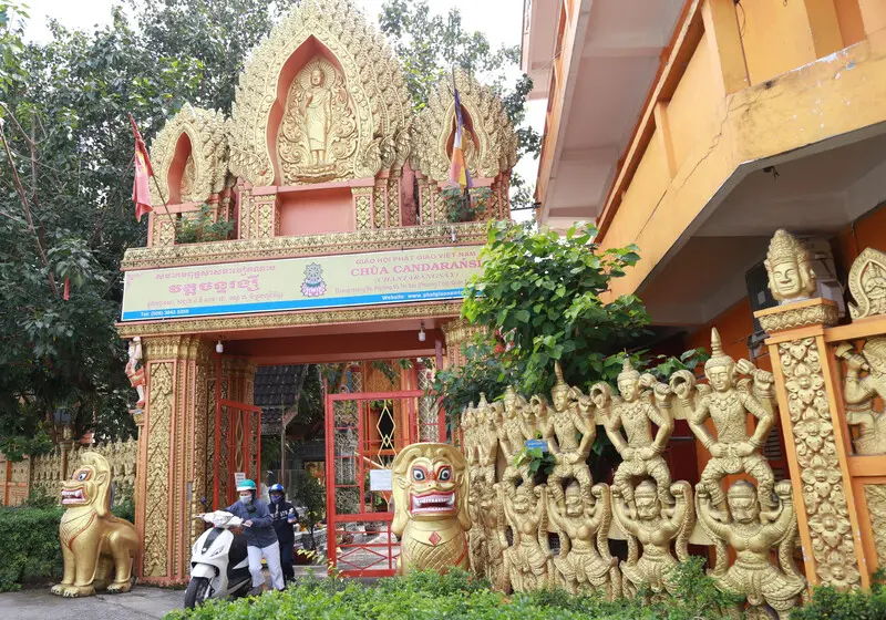 Hai ng&ocirc;i ch&ugrave;a Khmer lộng lẫy giữa l&ograve;ng S&agrave;i G&ograve;n hoa lệ 7