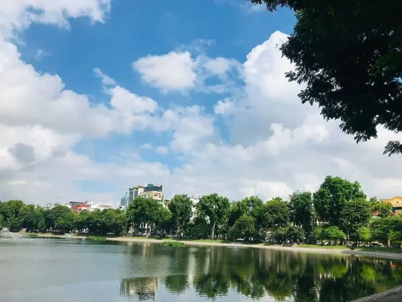 Hồ Thiền Quang: H&ograve;a m&igrave;nh v&agrave;o kh&ocirc;ng gian thơ mộng giữa thủ đ&ocirc; H&agrave; Nội 2