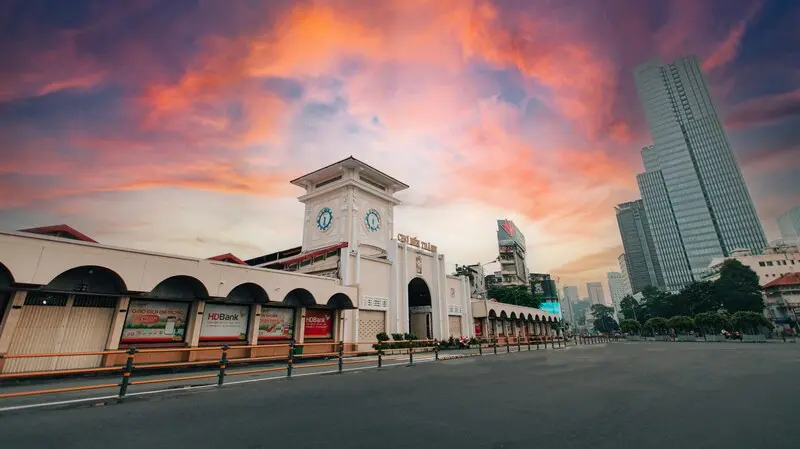 Kh&aacute;m ph&aacute; chợ Bến Th&agrave;nh, biểu tượng l&acirc;u đời của S&agrave;i G&ograve;n 2