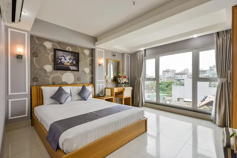 Kh&aacute;m ph&aacute; chợ Bến Th&agrave;nh, biểu tượng l&acirc;u đời của S&agrave;i G&ograve;n 32
