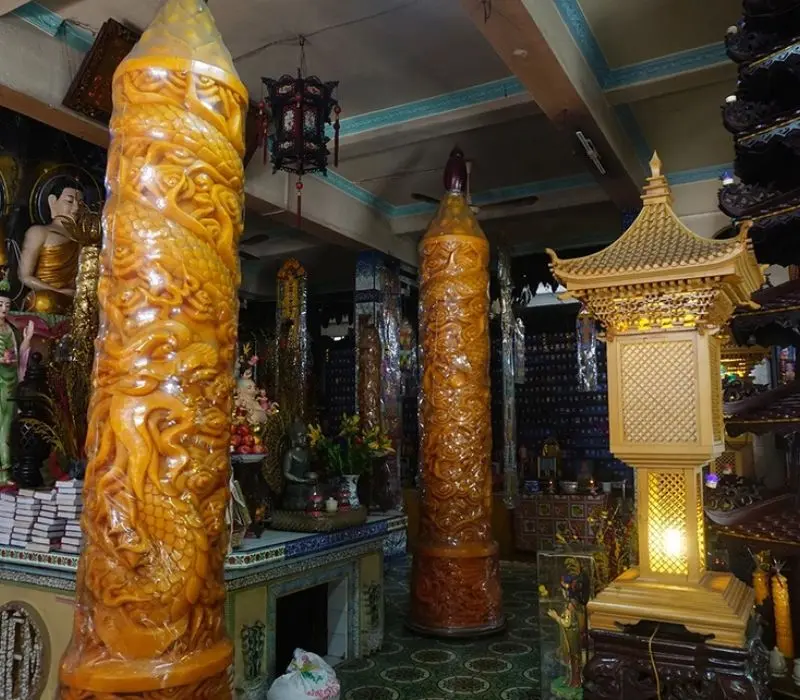 Kh&aacute;m ph&aacute; ng&ocirc;i ch&ugrave;a An Ph&uacute; đầy độc đ&aacute;o từ miểng s&agrave;nh tại Quận 8 13