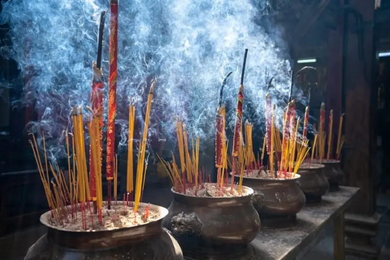 Linh thi&ecirc;ng ch&ugrave;a B&agrave; Thi&ecirc;n Hậu giữa l&ograve;ng quận 5 11