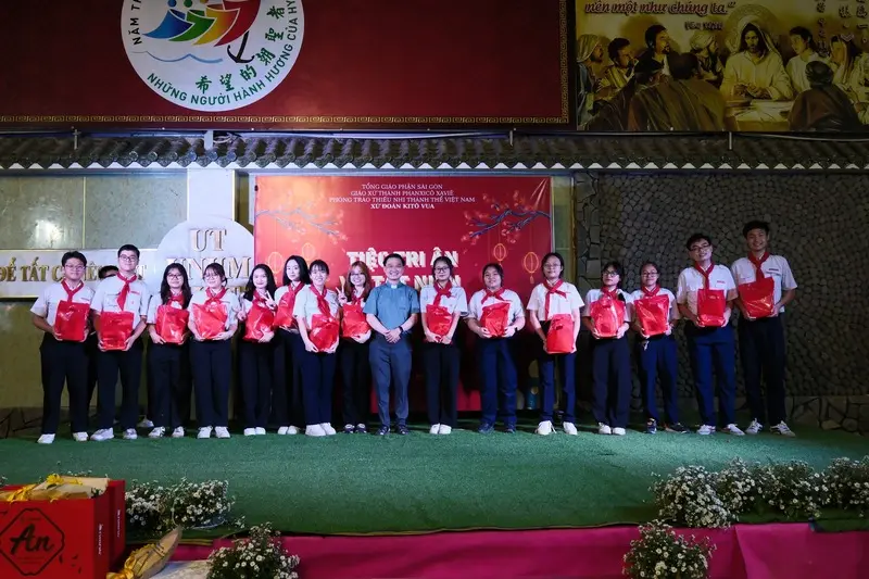 Nh&agrave; thờ Cha Tam S&agrave;i G&ograve;n nơi giao thoa kiến tr&uacute;c &Aacute; &Acirc;u 9