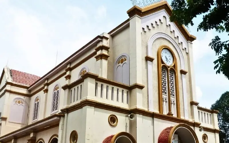 Nh&agrave; thờ Ch&iacute; H&ograve;a: Biểu tượng Gothic giữa l&ograve;ng S&agrave;i G&ograve;n 5