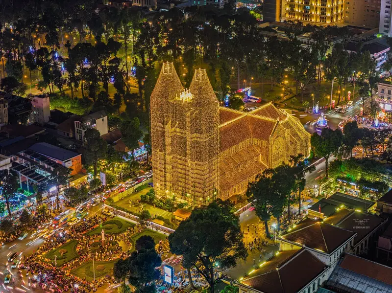 Nh&agrave; thờ Đức B&agrave; S&agrave;i G&ograve;n: Biểu tượng kiến tr&uacute;c v&agrave; t&ocirc;n gi&aacute;o nổi tiếng bậc nhất S&agrave;i th&agrave;nh 17