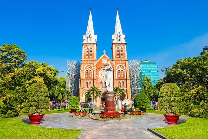 Nh&agrave; thờ Đức B&agrave; S&agrave;i G&ograve;n: Biểu tượng kiến tr&uacute;c v&agrave; t&ocirc;n gi&aacute;o nổi tiếng bậc nhất S&agrave;i th&agrave;nh 15