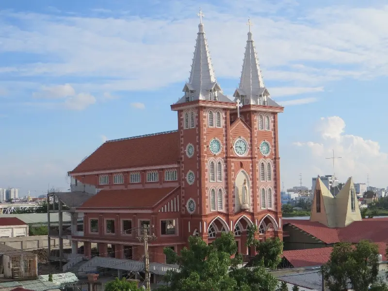 Nh&agrave; thờ Fatima: Trung t&acirc;m h&agrave;nh hương nổi tiếng tại Thủ Đức 10