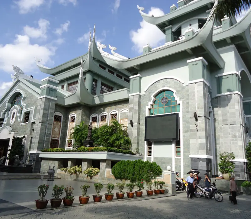 Nh&agrave; thờ Gi&aacute;o xứ Đa Minh - Ba Chu&ocirc;ng với kiến tr&uacute;c &Aacute; Đ&ocirc;ng đặc sắc 4