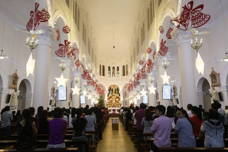 Nh&agrave; thờ T&acirc;n Định với m&agrave;u hồng đặc trưng giữa l&ograve;ng S&agrave;i G&ograve;n 17