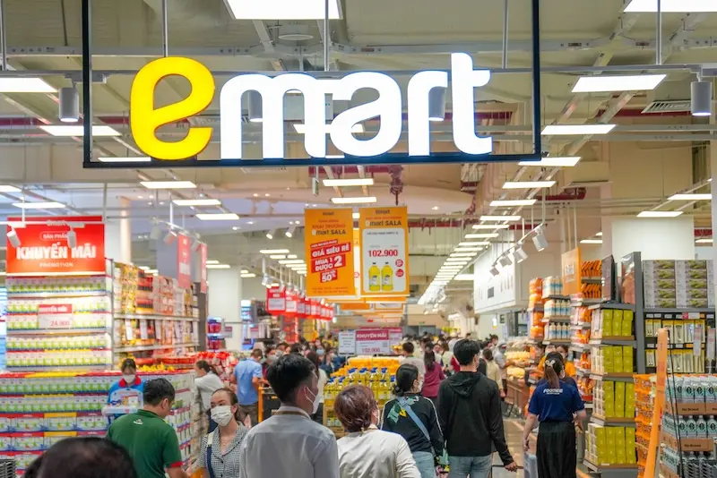 Oanh tạc Emart Sala, tọa độ mua sắm v&agrave; ăn uống nổi tiếng 2
