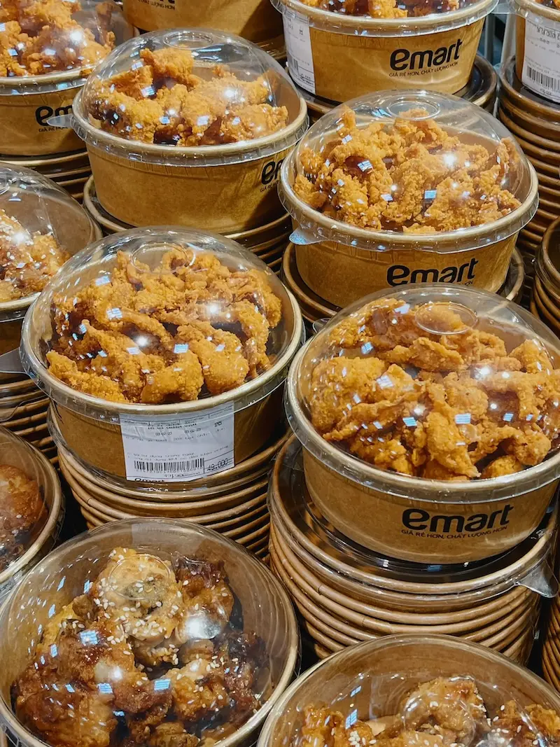 Oanh tạc Emart Sala, tọa độ mua sắm v&agrave; ăn uống nổi tiếng 6