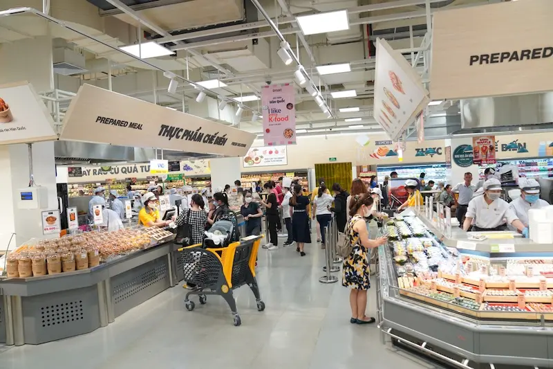 Oanh tạc Emart Sala, tọa độ mua sắm v&agrave; ăn uống nổi tiếng 4