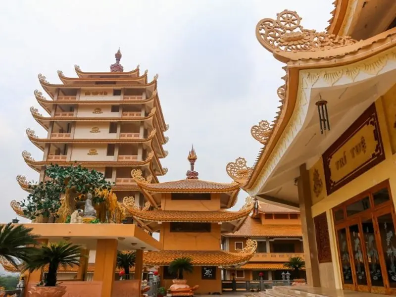 Pháp viện Minh Đăng Quang - Ngôi chùa thiêng giữa lòng Sài Gòn 3