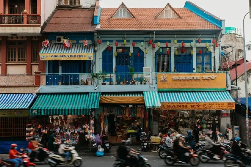 Phố lồng đ&egrave;n Quận 5 Lương Nhữ Học bừng s&aacute;ng cả g&oacute;c đường dịp Trung thu 13