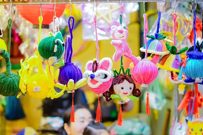 Phố lồng đ&egrave;n Quận 5 Lương Nhữ Học bừng s&aacute;ng cả g&oacute;c đường dịp Trung thu 15