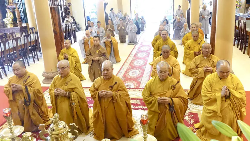 T&igrave;m sự b&igrave;nh y&ecirc;n tại Ch&ugrave;a Huệ Nghi&ecirc;m l&acirc;u đời bậc nhất S&agrave;i G&ograve;n 6