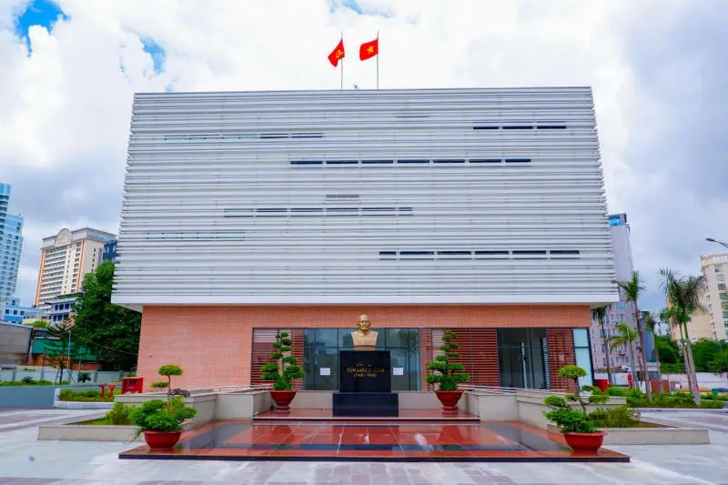 T&igrave;m về lịch sử tại Bảo t&agrave;ng T&ocirc;n Đức Thắng nổi tiếng 3