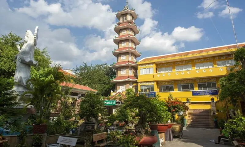Top 12 ng&ocirc;i ch&ugrave;a cầu t&agrave;i lộc ở S&agrave;i G&ograve;n nổi tiếng linh thi&ecirc;ng 5