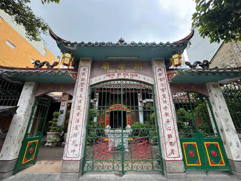 Top 12 ng&ocirc;i ch&ugrave;a cầu t&agrave;i lộc ở S&agrave;i G&ograve;n nổi tiếng linh thi&ecirc;ng 7