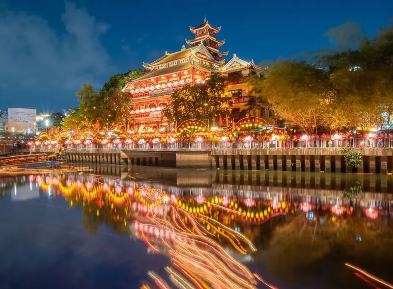 Top 12 ng&ocirc;i ch&ugrave;a cầu t&agrave;i lộc ở S&agrave;i G&ograve;n nổi tiếng linh thi&ecirc;ng 11