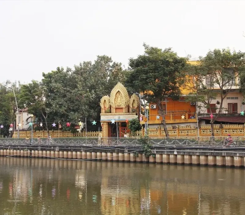 Hai ngôi chùa Khmer lộng lẫy giữa lòng Sài Gòn hoa lệ