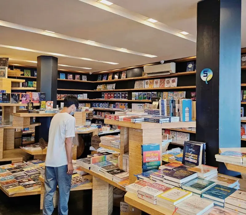 Khám phá nhà sách Cá Chép bình yên giữa phố thị vội vã
