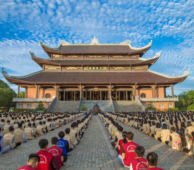 Tham quan 8 ngôi chùa đẹp ở Sài Gòn linh thiêng bậc nhất