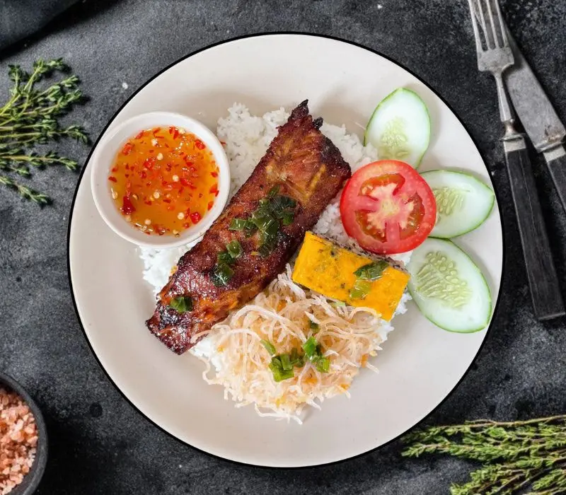 Cơm tấm “Sà Bì Chưởng”: Từ món ăn bình dân đến đệ nhất ẩm thực Sài Gòn