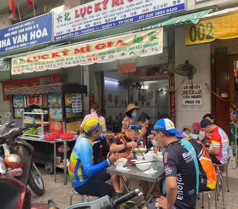 14 Qu&aacute;n m&igrave; T&agrave;u ngon S&agrave;i G&ograve;n thu h&uacute;t mọi t&iacute;n đồ ẩm thực 2