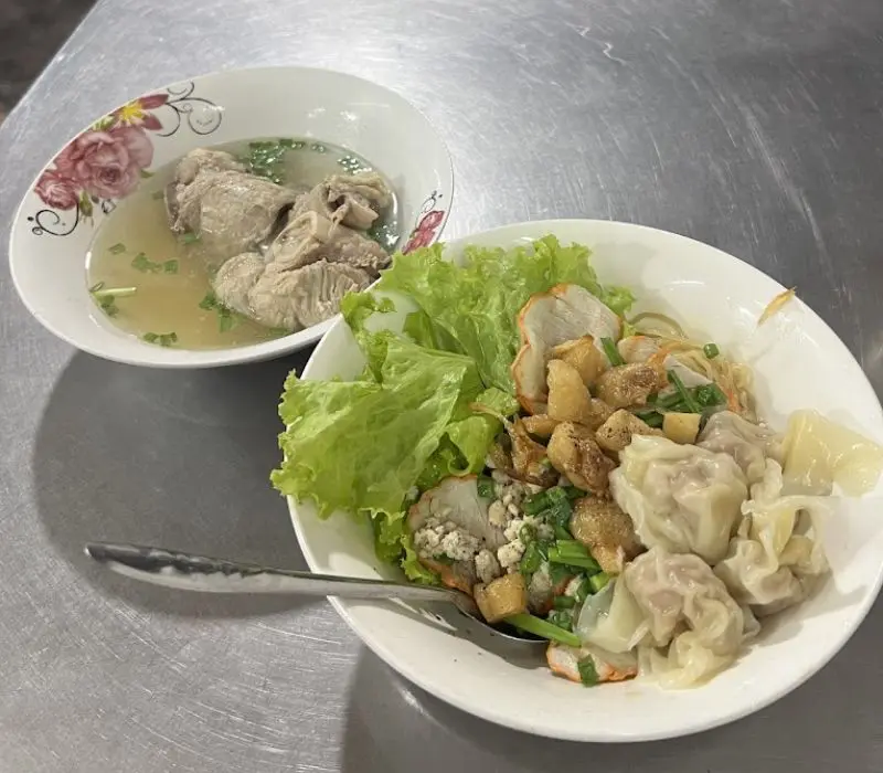 14 Qu&aacute;n m&igrave; T&agrave;u ngon S&agrave;i G&ograve;n thu h&uacute;t mọi t&iacute;n đồ ẩm thực 7