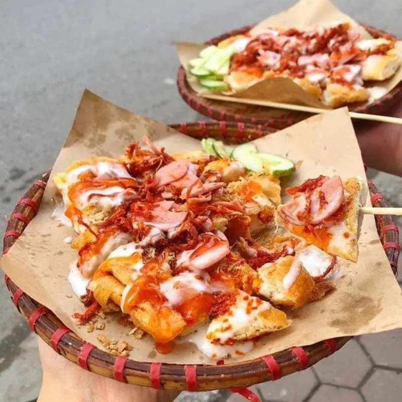 8 quán bánh mì nướng muối ớt gói trọn hương vị đường phố Sài Gòn 2