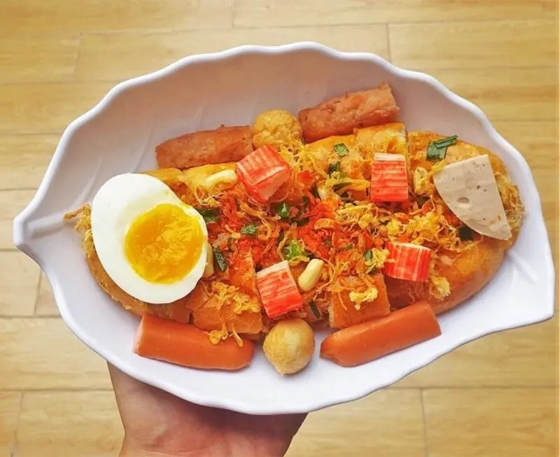 8 quán bánh mì nướng muối ớt gói trọn hương vị đường phố Sài Gòn 3
