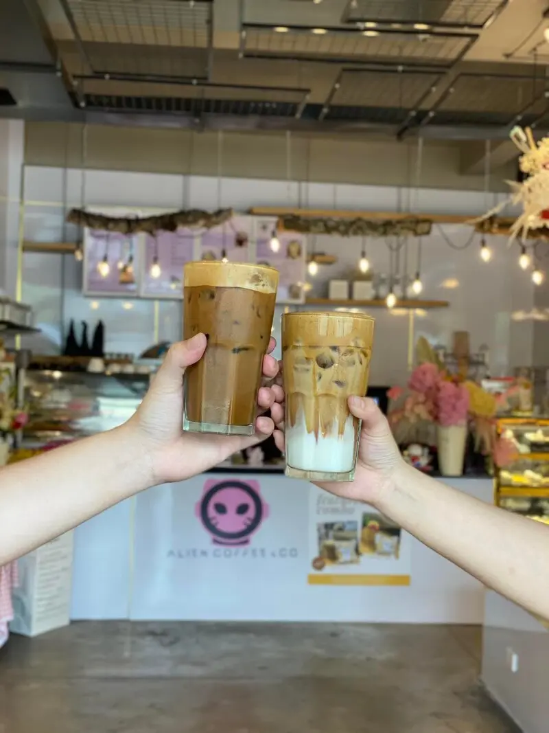 Alien Coffee: Cafe thủy cung sứa đầu ti&ecirc;n tại S&agrave;i G&ograve;n 4