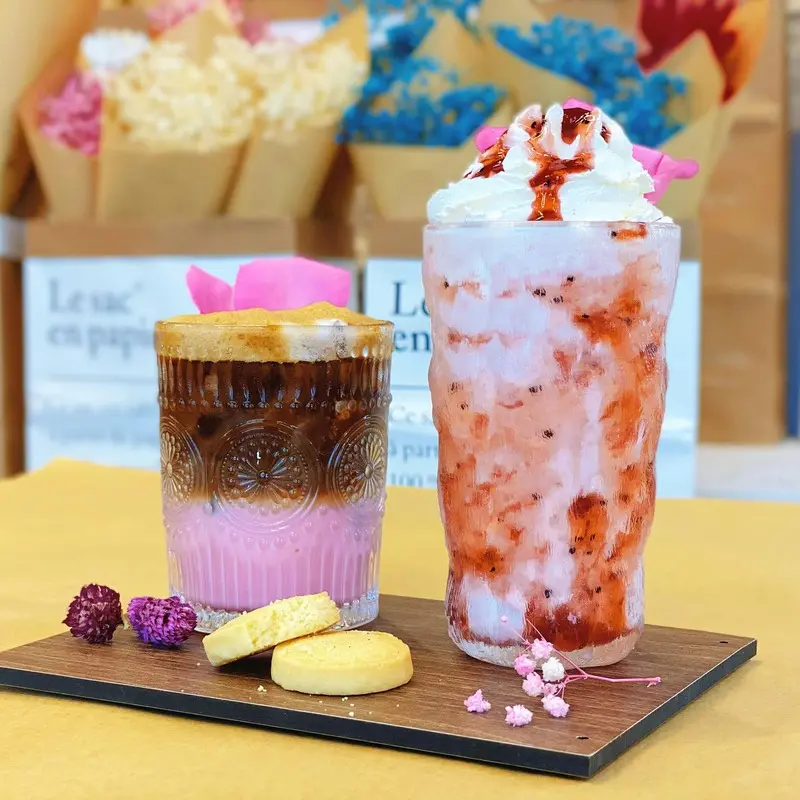 Alien Coffee: Cafe thủy cung sứa đầu ti&ecirc;n tại S&agrave;i G&ograve;n 5