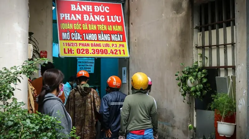 Ăn thử b&aacute;nh đ&uacute;c Phan Đăng Lưu c&ugrave;ng sự th&uacute; vị của chủ qu&aacute;n 3