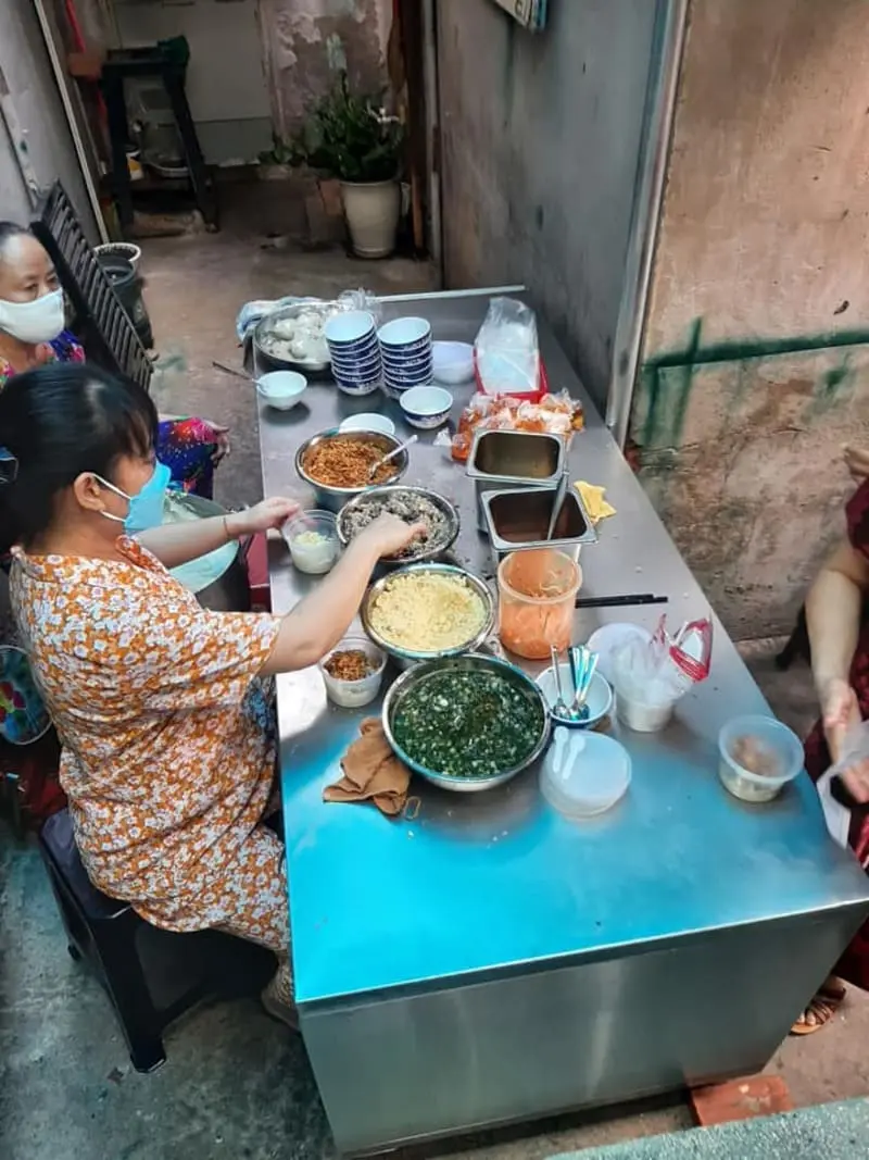 Ăn thử b&aacute;nh đ&uacute;c Phan Đăng Lưu c&ugrave;ng sự th&uacute; vị của chủ qu&aacute;n 6