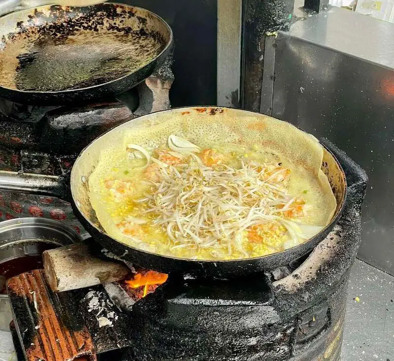 B&aacute;nh x&egrave;o 46A Đinh C&ocirc;ng Tr&aacute;ng: Qu&aacute;n ngon Michelin nổi tiếng S&agrave;i G&ograve;n 9