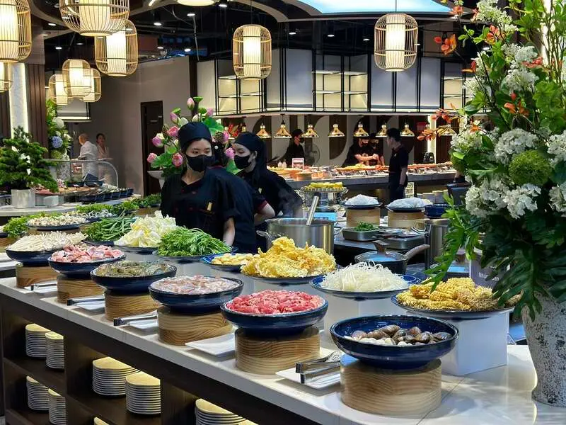 Buffet Poseidon, thi&ecirc;n đường d&agrave;nh cho t&iacute;n đồ m&ecirc; hải sản 2