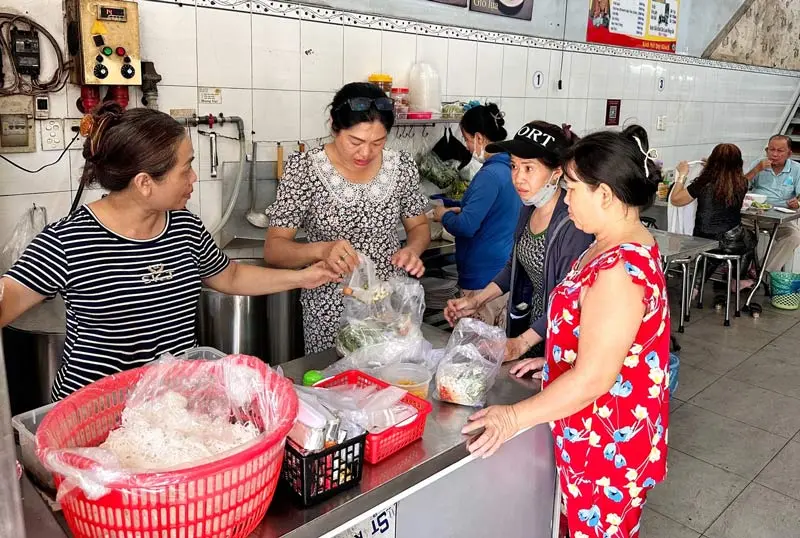 B&uacute;n mọc B&agrave; Chiều, hơn nửa thế kỷ gắn liền với khu cư x&aacute; Bắc Hải 6