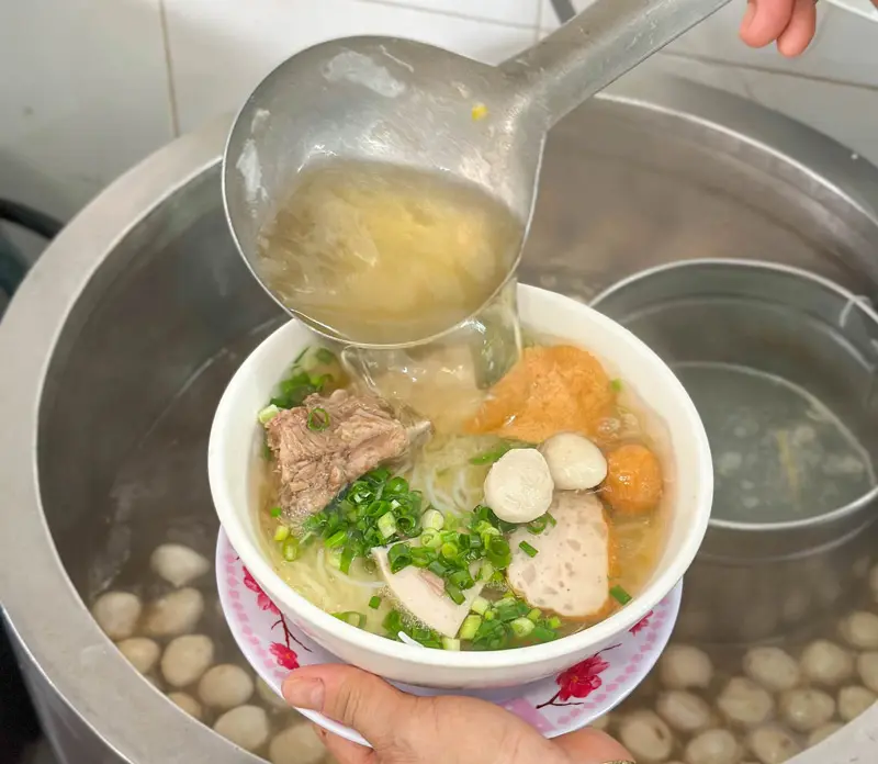 B&uacute;n mọc B&agrave; Chiều, hơn nửa thế kỷ gắn liền với khu cư x&aacute; Bắc Hải 7