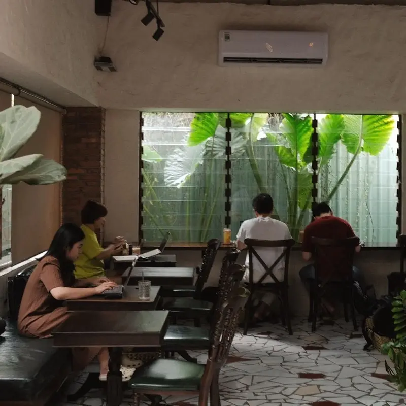 C&agrave; Rề Cafe: qu&aacute;n quen y&ecirc;n tĩnh cho hội thường chạy deadline 5
