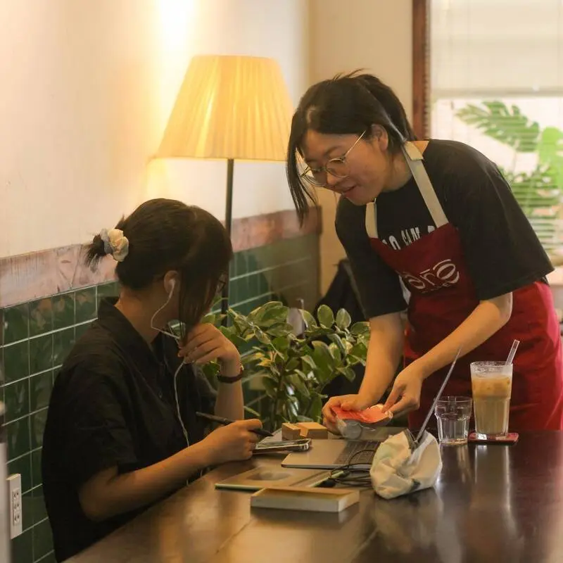 C&agrave; Rề Cafe: qu&aacute;n quen y&ecirc;n tĩnh cho hội thường chạy deadline 4
