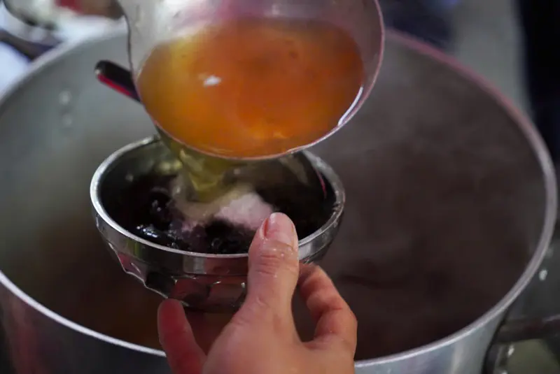 Ch&egrave; ph&acirc;n g&agrave;, m&oacute;n ch&egrave; thu h&uacute;t thực kh&aacute;ch v&igrave; c&aacute;i t&ecirc;n lạ l&ugrave;ng, xấu x&iacute; 7