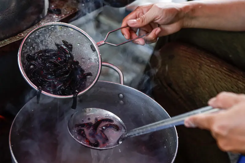 Ch&egrave; ph&acirc;n g&agrave;, m&oacute;n ch&egrave; thu h&uacute;t thực kh&aacute;ch v&igrave; c&aacute;i t&ecirc;n lạ l&ugrave;ng, xấu x&iacute; 6