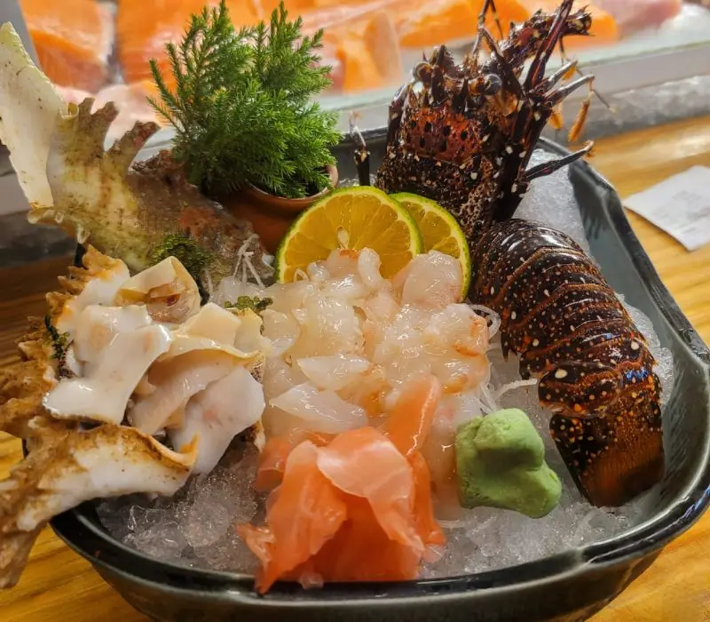 Check-in ngay top 8 quán sushi Quận 10 ngon quên lối về 8