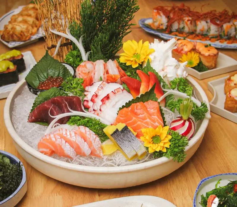 Check-in ngay top 8 quán sushi Quận 10 ngon quên lối về 6