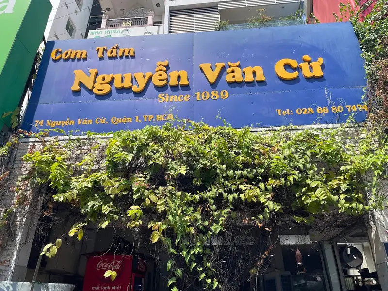 Cơm Tấm Nguyễn Văn Cừ đắt xắt ra miếng ở S&agrave;i G&ograve;n 2