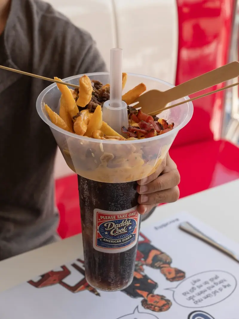Daddy Cool Diner: Qu&aacute;n American Diner &ldquo;chiếm s&oacute;ng&rdquo; mạng x&atilde; hội tại Quận 2 5